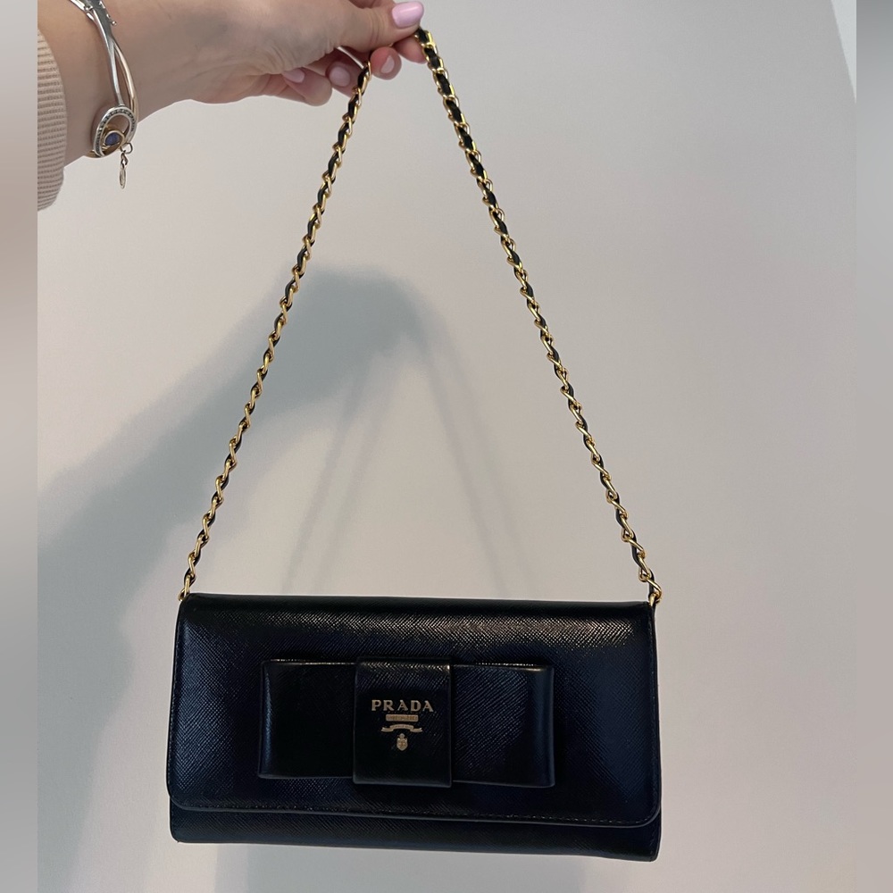 Prada Wallet on Chain